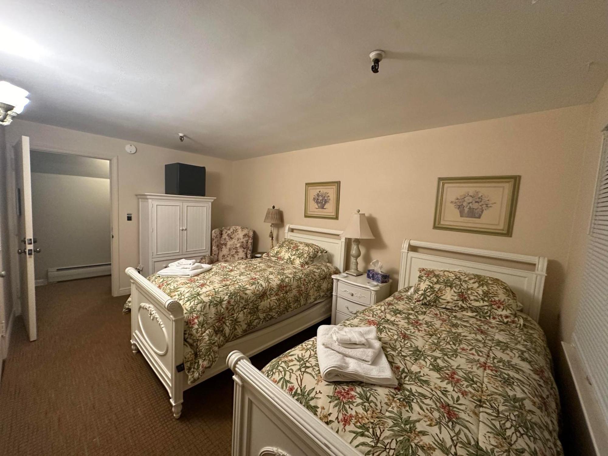 The Oaks B&B Hotel And Spiritual Center Jamestown Exterior foto